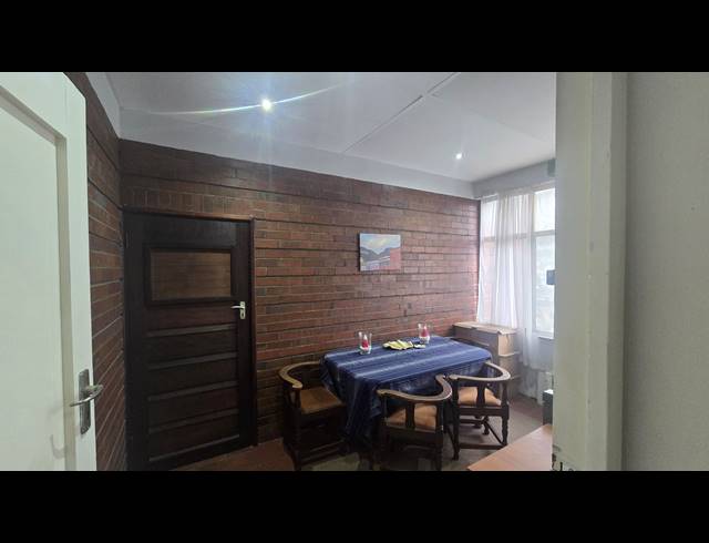 2 BEDROOM APARTMENT FOR SALE IN CLARENDON